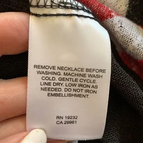 NWT Alfred Dunner Petite “Barcelona” sweater set with detachable necklace‎ - Picture 9 of 9